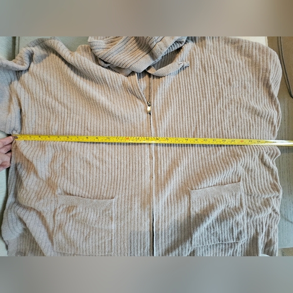 Barefoot dreams cozy chic ultra light zip short sleeve hoodie small/med - Picture 6 of 8